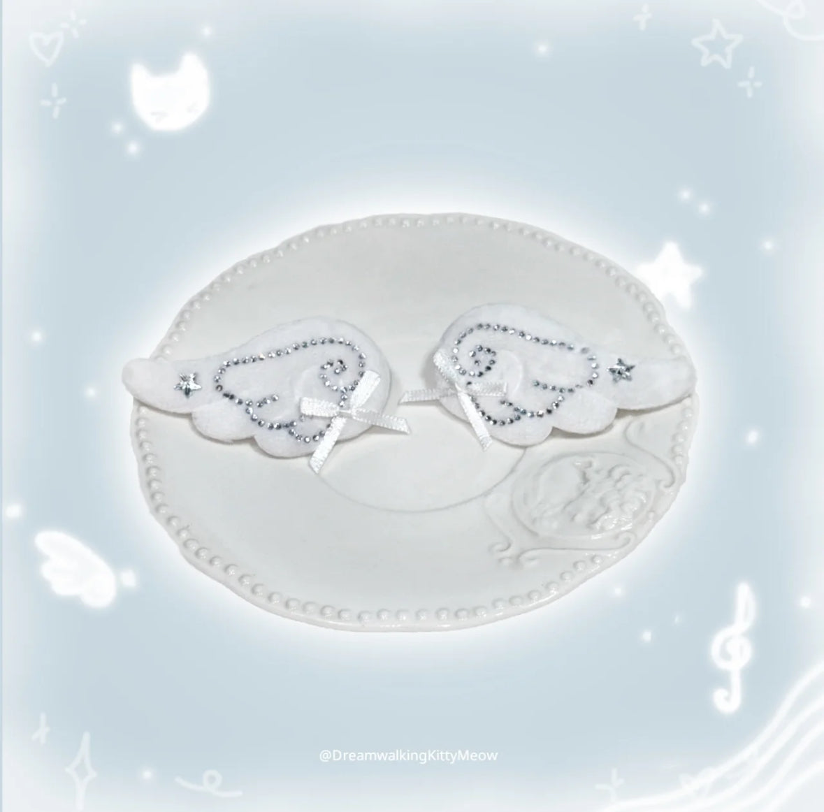 DREAMWALKING KITTEN Angel Wings Hair Clip